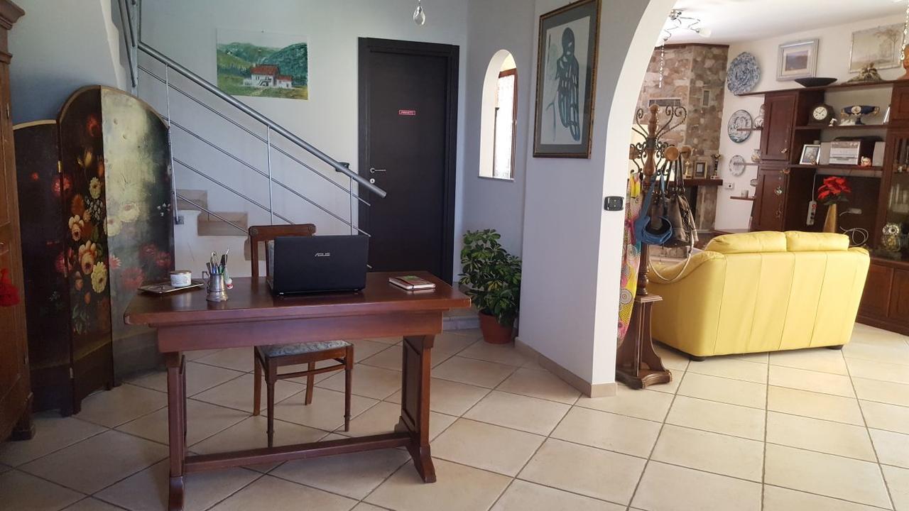 B&B la taverna degli Angeli Vezzi Portio Exteriör bild