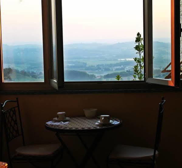 B&B la taverna degli Angeli Vezzi Portio Exteriör bild
